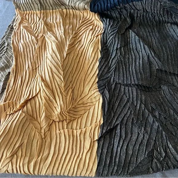 Pier 1 Imports Scarf Gold Black Tan Crinkle Pleated Oblong Scarf or Wrap NWT - Picture 7 of 10